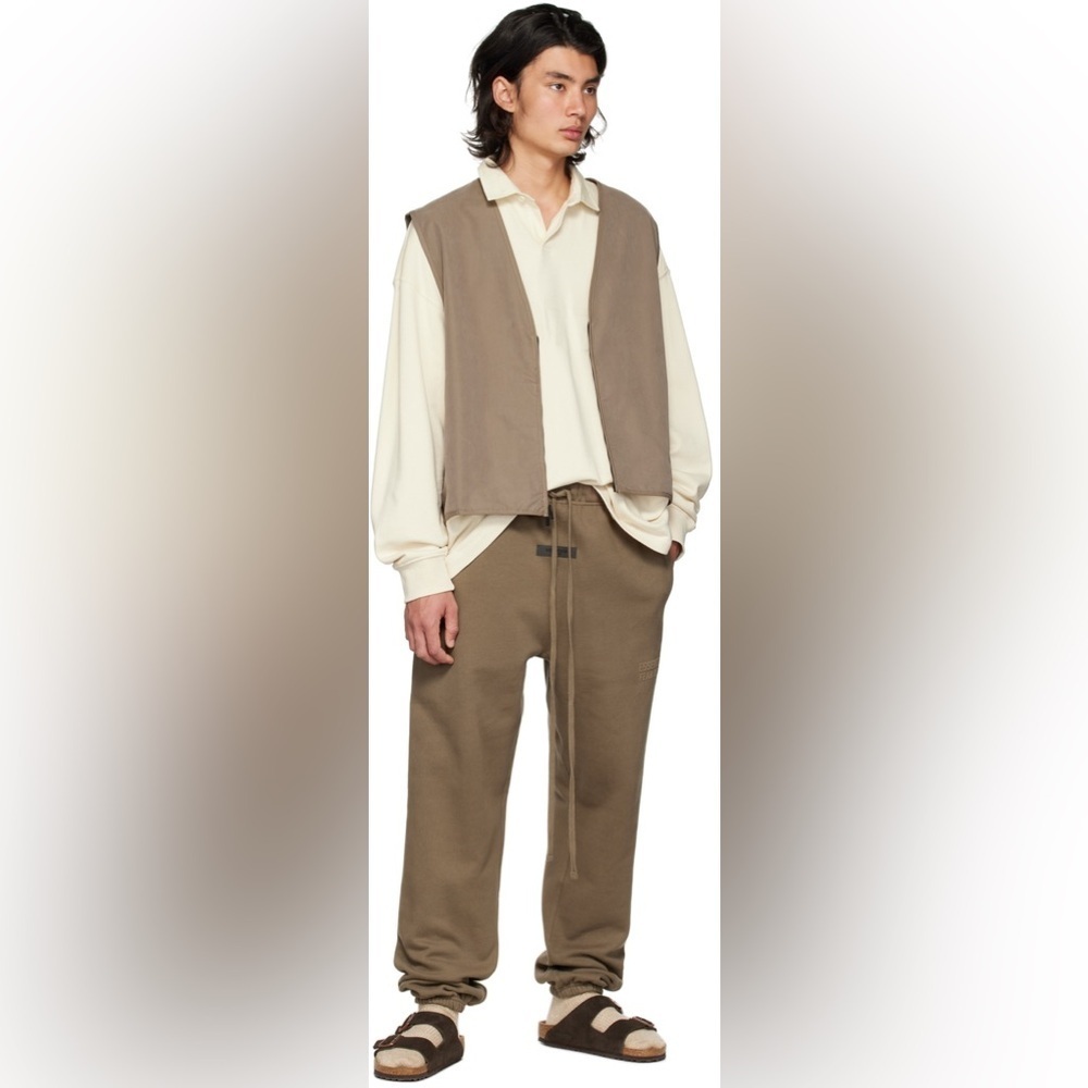 FEAR OF GOD ESSENTIALS Brown Zip Vest